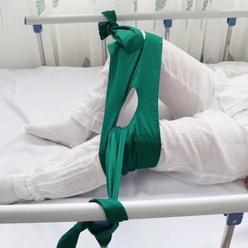 Omejitev kolena z nogo, kolena spodnjo mejo določen proti vznemirjenje zvezano starejših negi bolnika v postelji