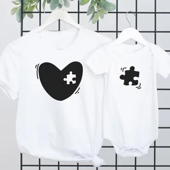 Mamica Me Obleko Srca Puzzle Delni Set Mama Otroka Ujemanje T-Shirt in En Kos Set Baby Tuš Darilo Mama in Mini Obrabe