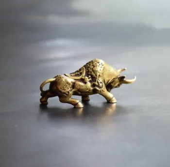 Kitajska lepe medenina zlato denar krava obrti majhen kip